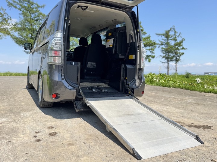 トヨタノア介護福祉車両